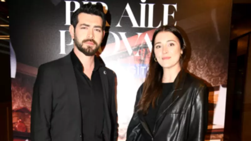 Ünlü İsimler 'Bir Aile Provası' Oyununda Buluştu: Heyecan ve Beklenti Yüksek
