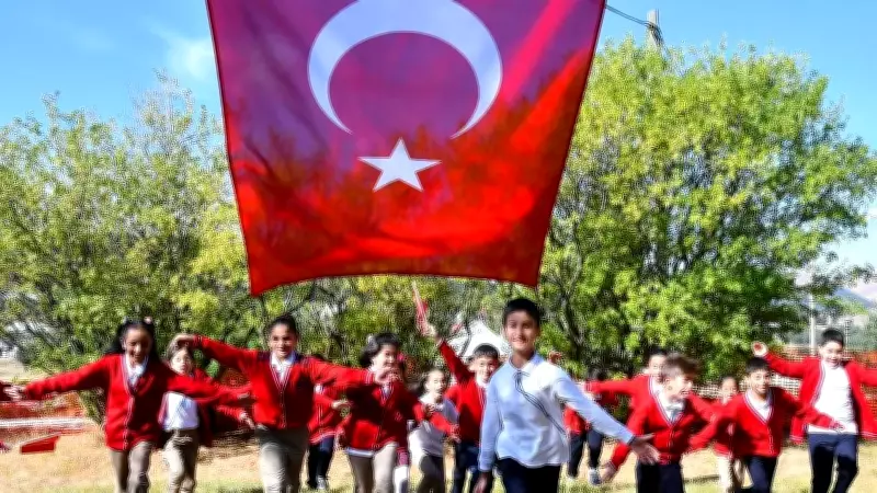 Okul Saldırıları Sonrası 23 Nisan Kutlamaları Sadeleştirildi, Müzikli Gösteriler İptal Edildi