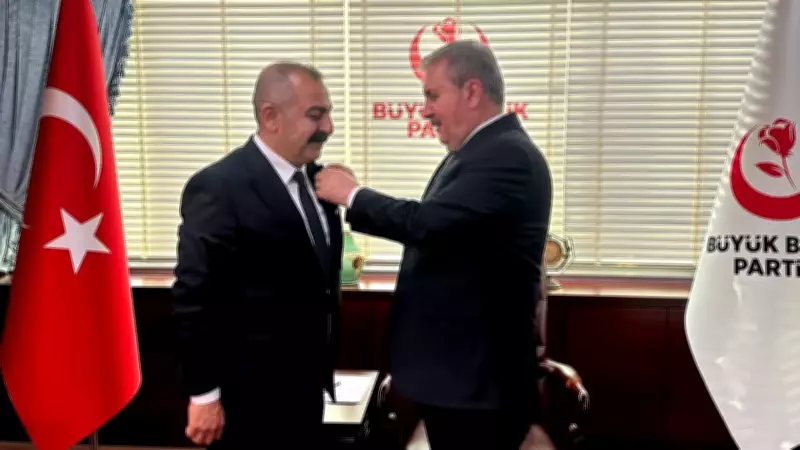 Oyuncu Ömer Kurt, Büyük Birlik Partisi'ne Katıldı