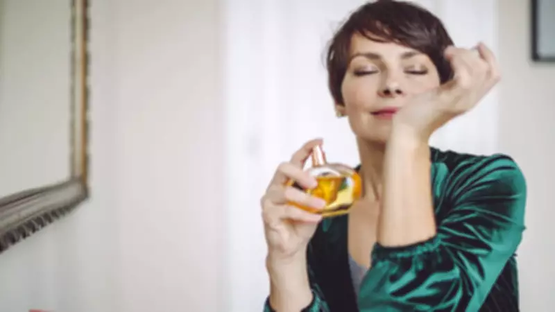 Parfümünüzü Vücudunuza Mühürleyin: Kalıcılık İçin Uygulamanız Gereken 13 Taktik