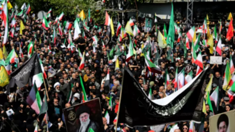 İran'da Eski Lider Hamaney İçin 40. Gün Anma Yürüyüşü: Yüz Binler Meydanlara Çıktı