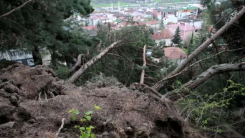 Reşadiye'de Heyelan Tehlikesi: 13 Daire Acilen Tahliye Edildi