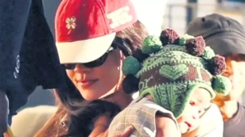 Rihanna Kızı Rocki Irish ile İlk Kez Paris'te Görüntülendi