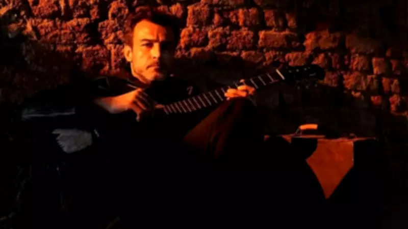 Rıza Tamer'in Ani Vefatı: Popstar Yıldızı Evinde Fenalaşarak Hayatını Kaybetti