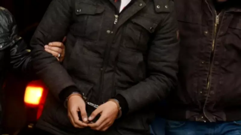 Sakarya'da Annesini Darp Eden Şahıs Tutuklanarak Cezaevine Gönderildi