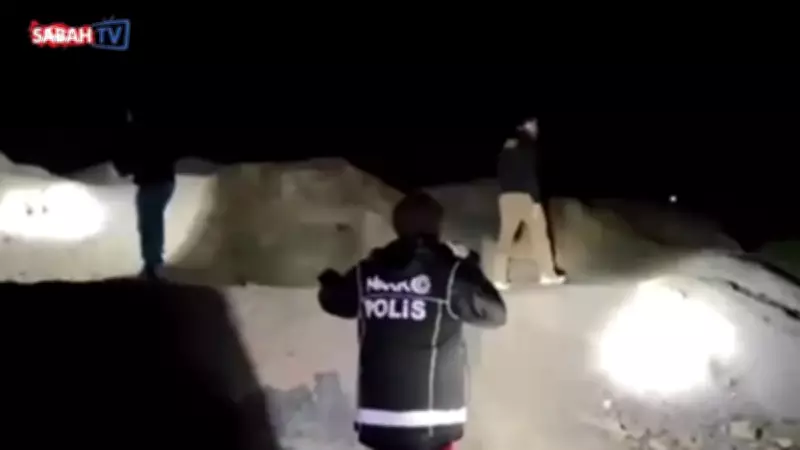 Sakarya'da Gece Operasyonu: Fenerlerle Ağaçlıkta 'Torbacı' Yakalandı