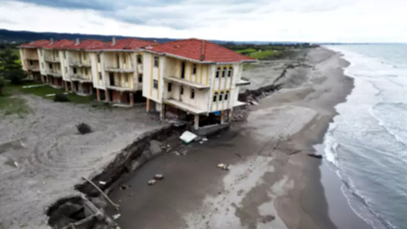 Sakarya'da Kıyı Erozyonu Tehlikesi: Eski Tatil Köyü Yıkılma Riskinde