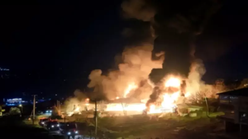 Samsun'da Meyve Deposunda Çıkan Yangın Havadan Görüntülendi