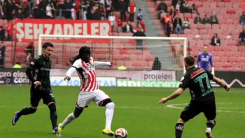 Samsunspor ile Konyaspor'dan 4 Gollü Beraberlik: Penaltı Kaçtı, Kırmızı Kart Görüldü