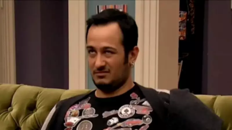 Sarp Apak'ın Krem İtirafı: Yıllarca Topuk Kremi Yüzüne Sürmüş