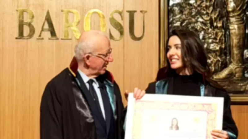 Selin Türkmen Avukatlık Ruhsatını Aldı, Cübbesini Giyerek Mesleğe Adım Attı