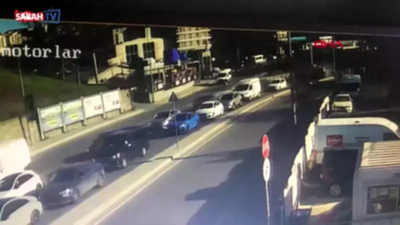 Seyrantepe'de trafik levhasına çarpıp takla atan araç kamerada