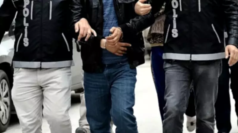 Sivas'ta dolandırıcılık hükümlüsü 3 kişi yakalandı!