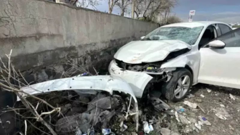 Siverek'te Otomobil Yayaya Çarptı: 1'i Ağır 2 Yaralı