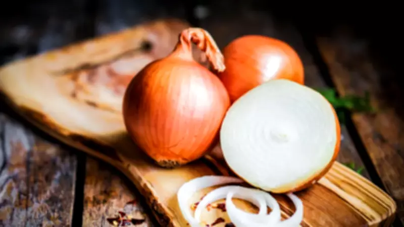 Soğanın Binlerce Yıllık Yolculuğu: Tarihten Günümüze Sofraların Şifalı Yıldızı