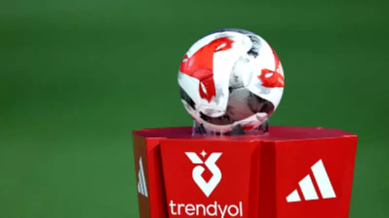 Süper Lig'de Derbi Haftası: Galatasaray Kaybetti, Fenerbahçe ve Trabzonspor Kazandı