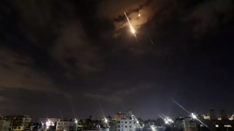 İsrail Ordusu: İran'ın Devrim Muhafızları Üssünü ve Mobil Komuta Merkezini Vurduk