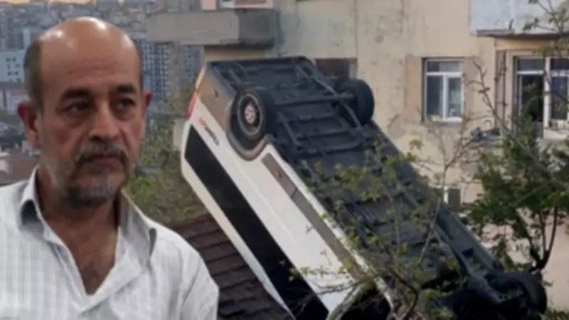 İstanbul Kağıthane'de servis minibüsü evin çatısına uçtu: Sürücü hayatını kaybetti