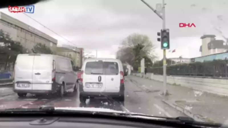 İstanbul'da Ani Dolu Yağışı: Güngören ve Zeytinburnu Beyaza Büründü