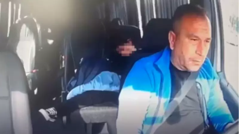 İstanbul'da okul servisi ile kamyonet kafa kafaya çarpıştı: Uyuyan öğrenci koridora düştü
