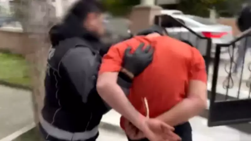 İstanbul'da Uyuşturucu Operasyonu: 62 Gram Skunk Ele Geçirildi, 19 Şüpheli Gözaltında