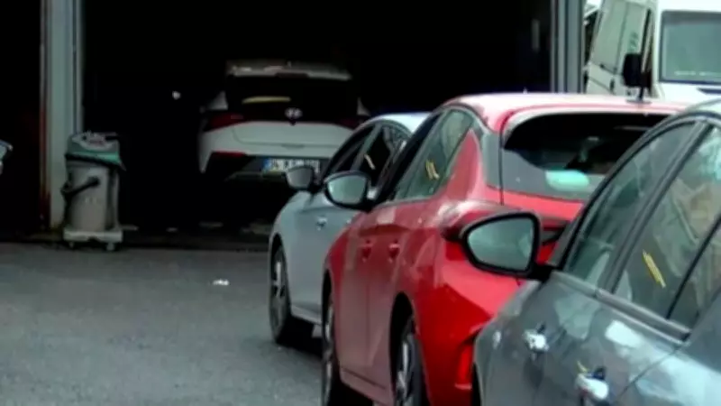 İstanbul'da Yağmurla Birlikte Çamur Yağdı, Oto Yıkamacılar Dolup Taştı