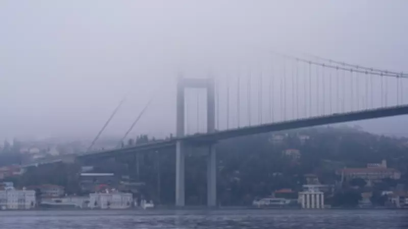 İstanbul'da Yoğun Sis Etkili Oldu, Görüş Mesafesi Düştü