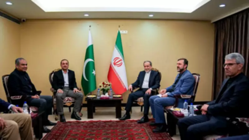 Tahran'da Kritik Görüşme: İran Dışişleri Bakanı Erakçi, Pakistan Genelkurmay Başkanı Munir ile Bir Araya Geldi