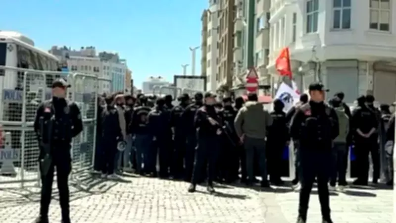 Taksim'de izinsiz 1 Mayıs gösterisine polis müdahalesi: 46 gözaltı