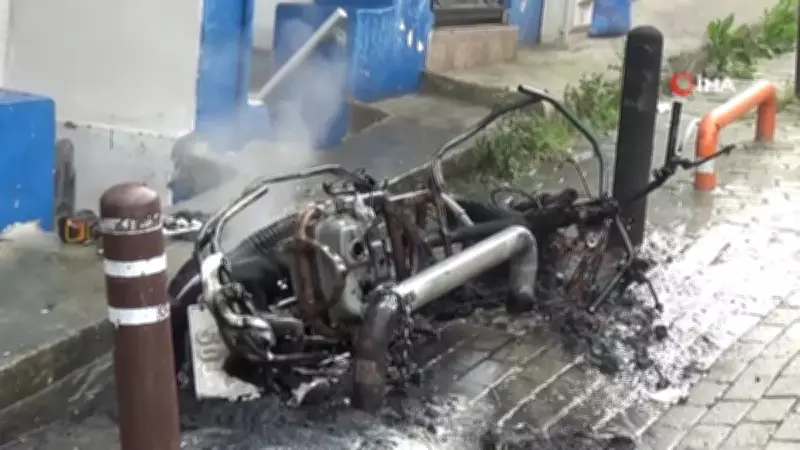 Tamir Sırasında Alev Alan Elektrikli Motosiklet Küle Döndü
