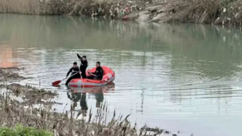 Tarsus'ta Berdan Irmağı'na Atlayan Genç Kayboldu: Arama Kurtarma Çalışmaları Sürüyor
