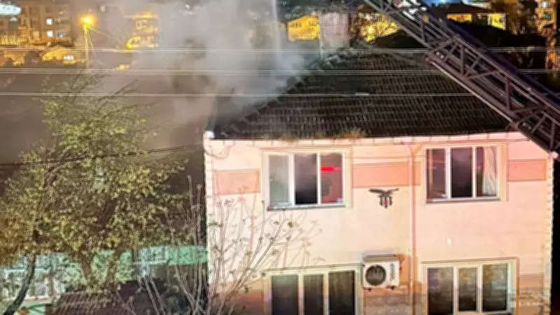 Tekirdağ'da yangın paniği: Alevler arasında kalan kişi kurtarıldı