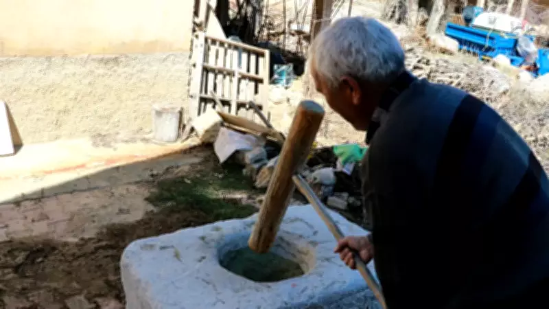 Teknolojiye Rağmen Vazgeçmediler: 300 Yıllık Dibek Mahallenin Ortak Mirası