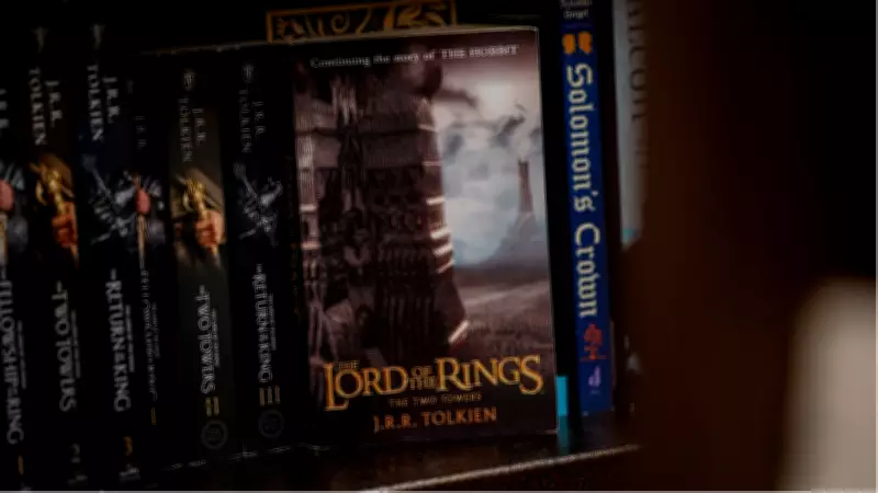 Tolkien'in Dil Yaratma Sanatı: Orta Dünya'nın Büyüsünün Arkasındaki Dilbilim