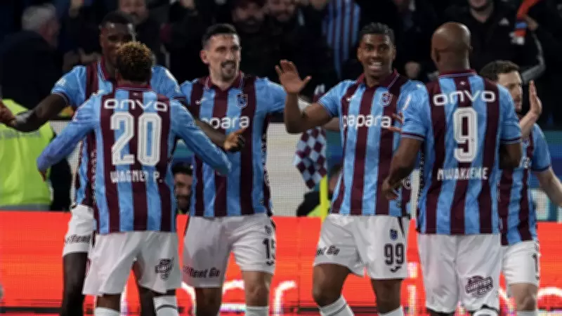 Trabzonspor, Galatasaray'ı 2-1 Mağlup Ederek Süper Lig'de Zirve Yarışını Alevlendirdi