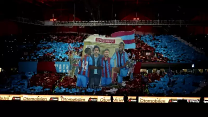 Trabzonspor Taraftarlarından Galatasaray Maçı Öncesi Anlamlı Koreografi