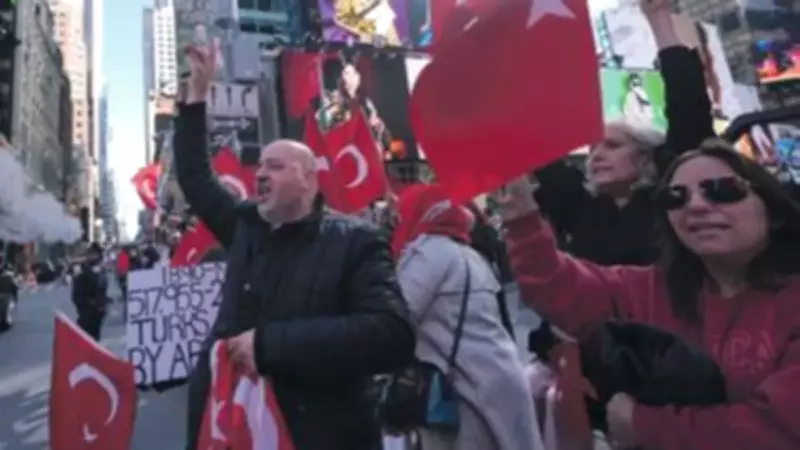 Türk-Amerikan toplumu Mamdani'ye Times Meydanı'nda tepki gösterdi
