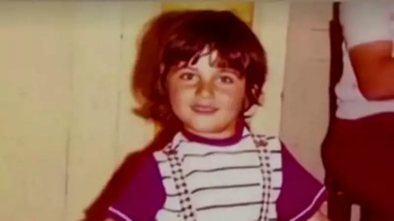 Türkiye'nin En Güçlü Sesi: Çocukluk Fotoğrafı Sosyal Medyada Şaşırttı