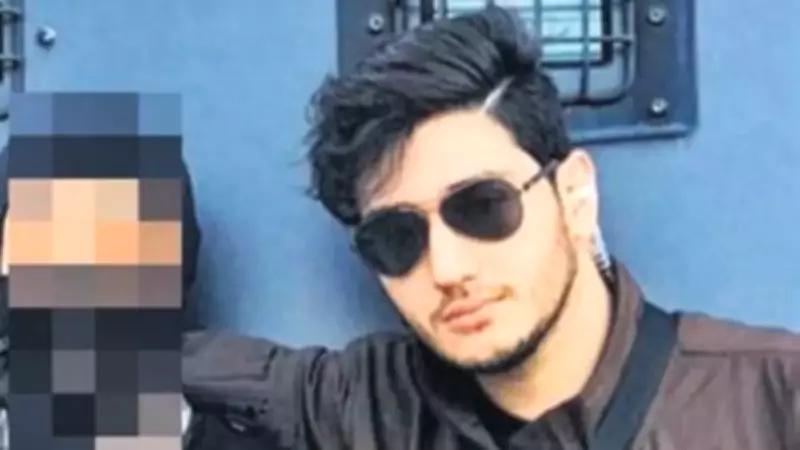 Vali oğlunun M16 tüfekli fotoğrafları ortaya çıktı