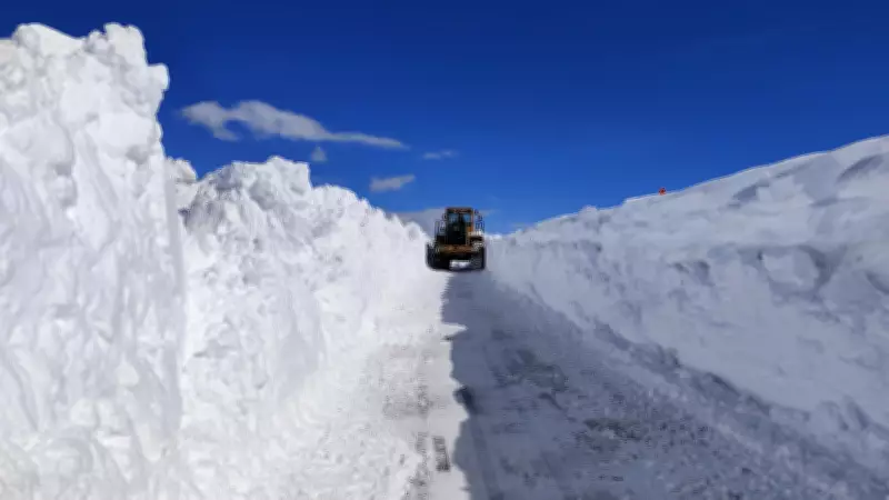 Van'da Kar Seferberliği: 5 Metrelik Kardan Tünellerle Yol Açma Mücadelesi