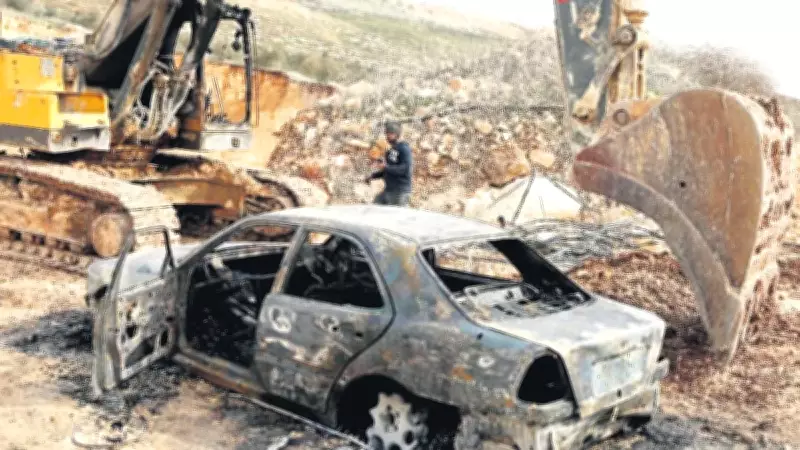 Yahudi Yerleşimciler Batı Şeria'da Evleri Yakıp Filistinli Genci Darbetti