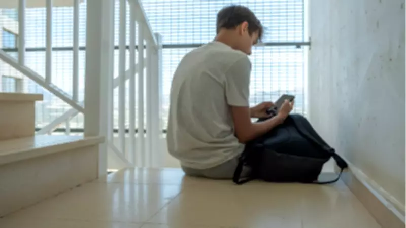 Yapay Zeka ve Dijital Dönüşüm Gençleri Neden Mutsuz Ediyor?