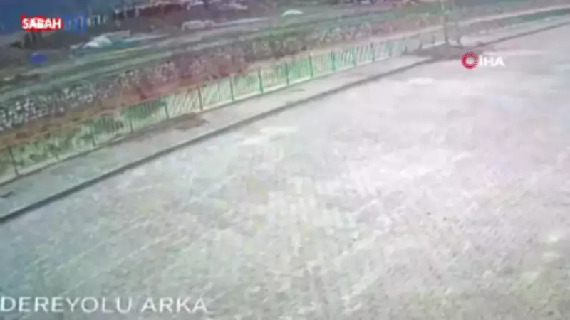 Yüksekova'da Sağanak Sonrası İstinat Duvarı Çöktü: O Anlar Kamerada