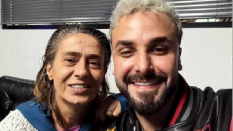 Yıldız Tilbe ve Sefo'dan Sosyal Medyada 'Şarkı Fotosu' Paylaşımı