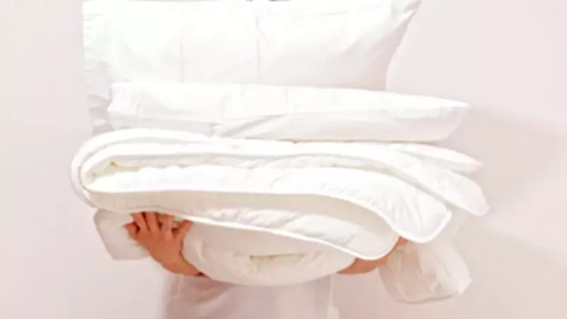 Yorganlar Neden Sararır? Ev Hanımlarının Beyazlatma Sırrı Açıklandı!