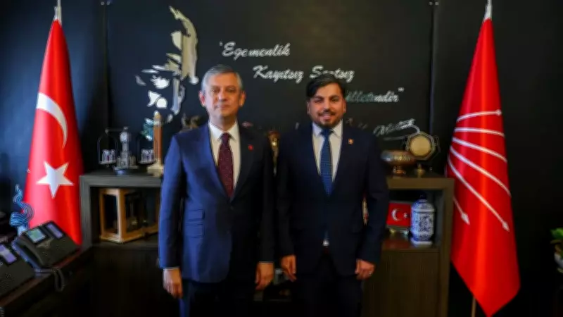 Özgür Özel'den 43 suç kaydı bulunan Arif Kocabıyık'a rozet