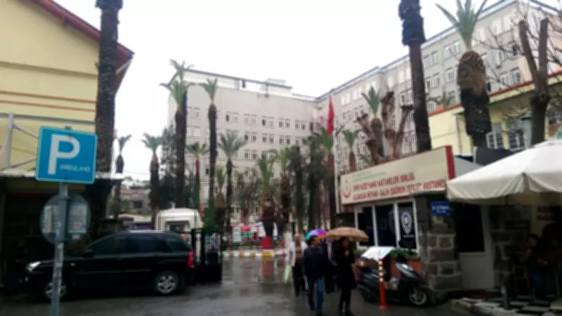 İzmir'de Anne ile Oğlu Bir Gün Arayla Kalp Krizi Nedeniyle Hayatını Kaybetti