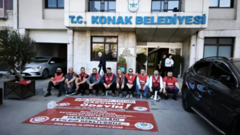 İzmir'de CHP'li belediyelerde memur eylemleri sürüyor
