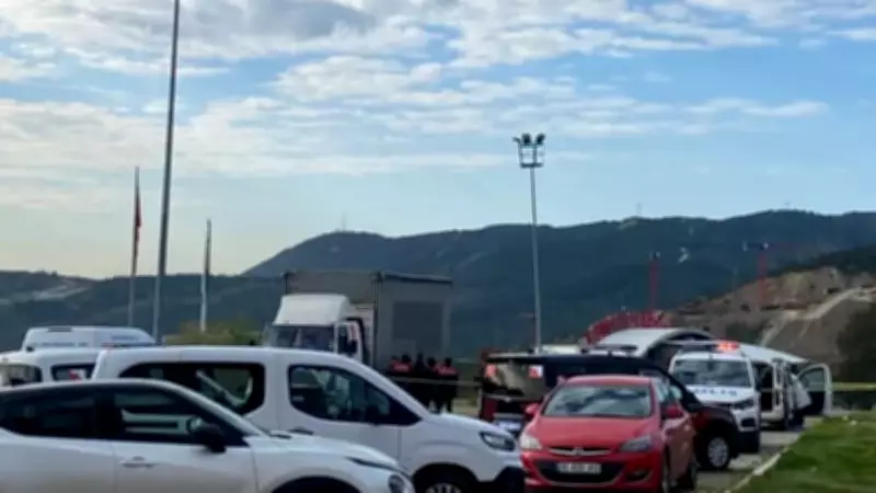 İzmir'de Otomobilde Dehşet: Genç Kadın Öldürüldü, Şüpheli İntihara Kalkıştı