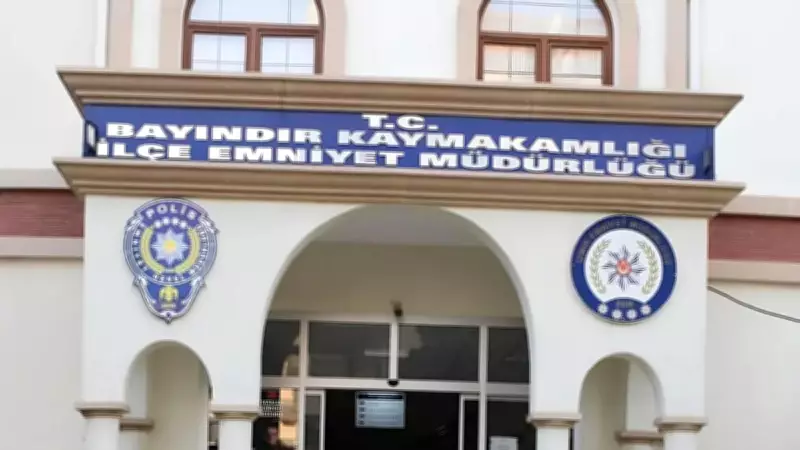 İzmir'de Polislere Bıçaklı Saldırı: 3 Kahraman Yaralandı, 4 Şüpheli Yakalandı